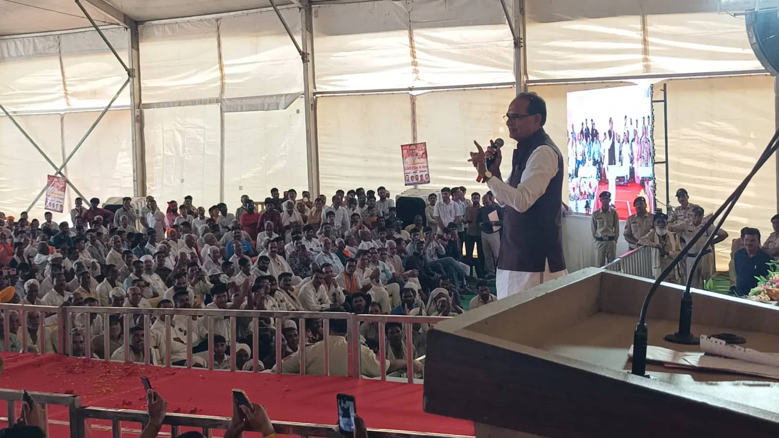 सीहोर: इछावर को 36 सड़कों की सौगात, भाऊखेड़ी में कृषि विज्ञान केंद्र खुलेगा