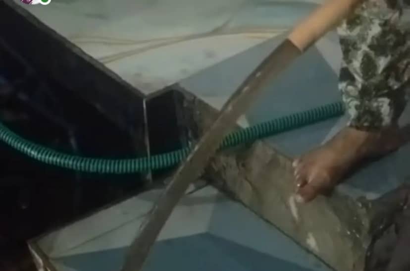 सीहोर में नलों से उगल रहा गंदा पानी, क्या इंदौर जैसी त्रासदी का इंतज़ार कर रहा नपा प्रशासन?