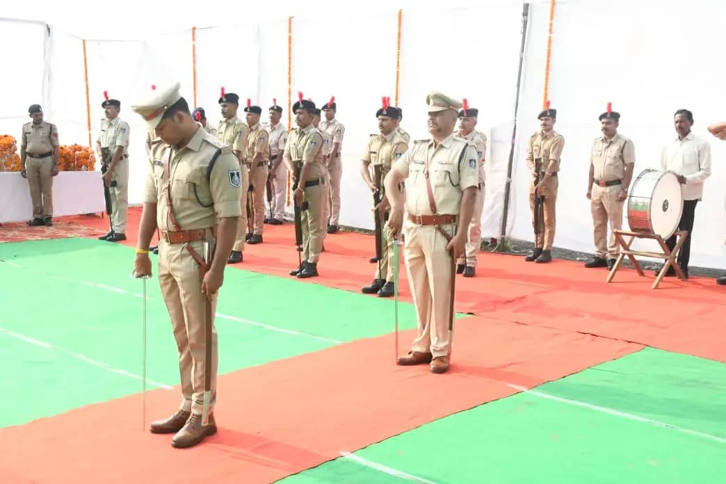 सीहोर में पुलिस स्मृति दिवस पर शहीद पुलिसकर्मियों को श्रद्धांजलि, भव्य परेड का आयोजन