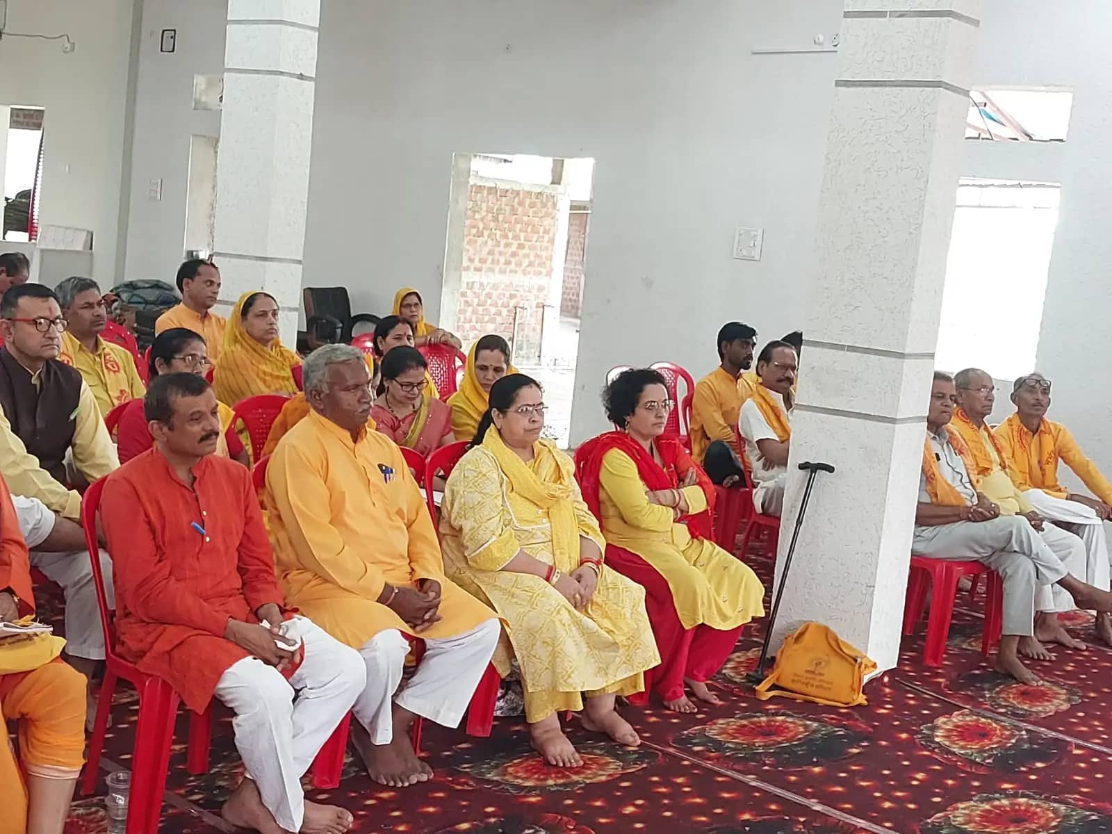 गायत्री परिवार की जिला स्तरीय बैठक पौधारोपण के साथ सम्पन्न, 50 से अधिक कार्यकर्ता हुए शामिल