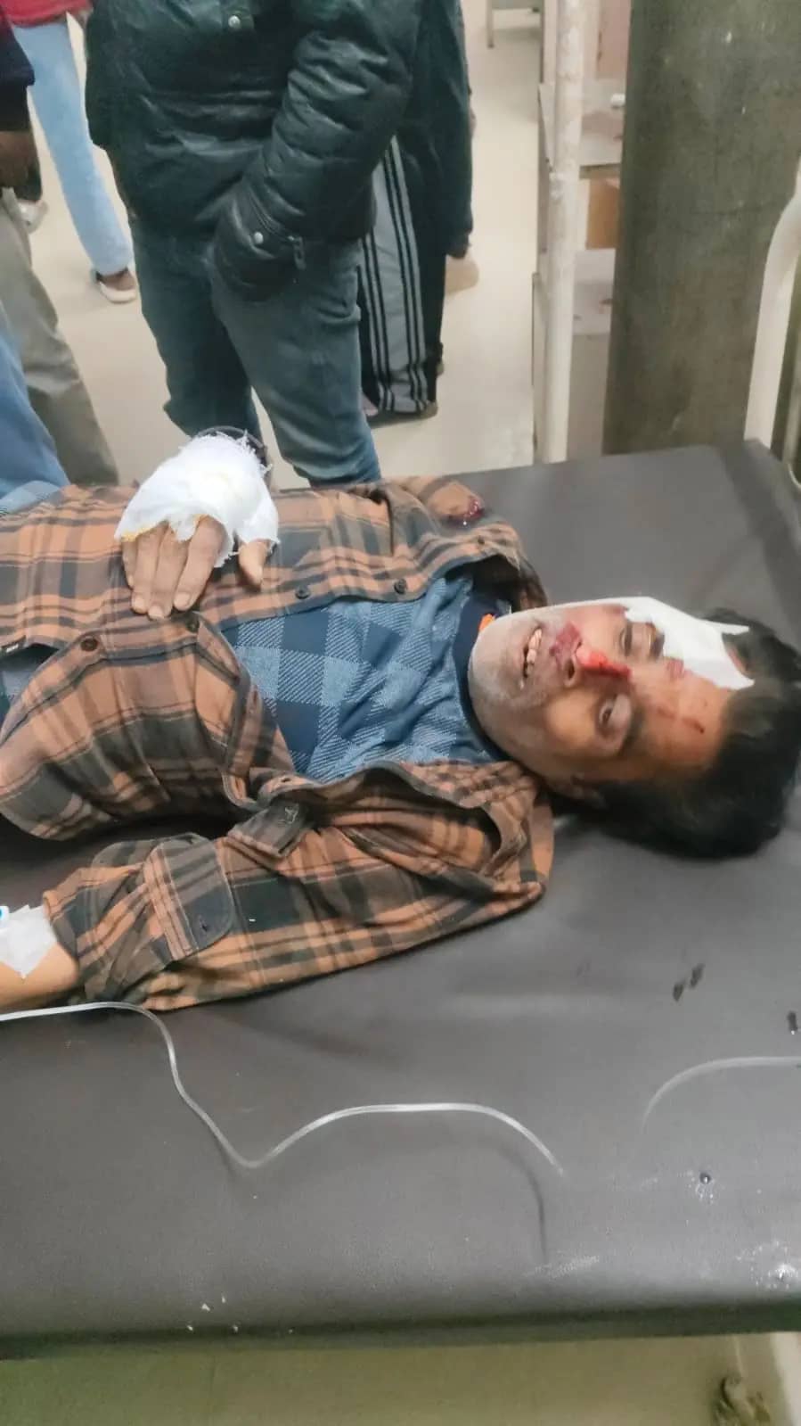 बाड़ी-बुधनी फोरलेन पर हादसा: कार की टक्कर से बाइक सवार तीन लोगों की मौत; निर्माणाधीन सड़क पर सुरक्षा इंतजामों को लेकर उठे सवाल