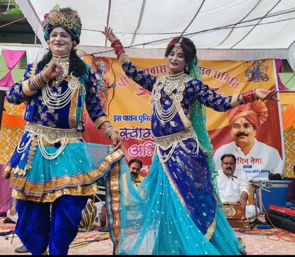 बेगमगंज में सद्भाव और भाईचारे के रंग में रंगा कजलियां मिलन समारोह, गमी परिवारों को भी भुजरियां अर्पित कर दी संवेदना