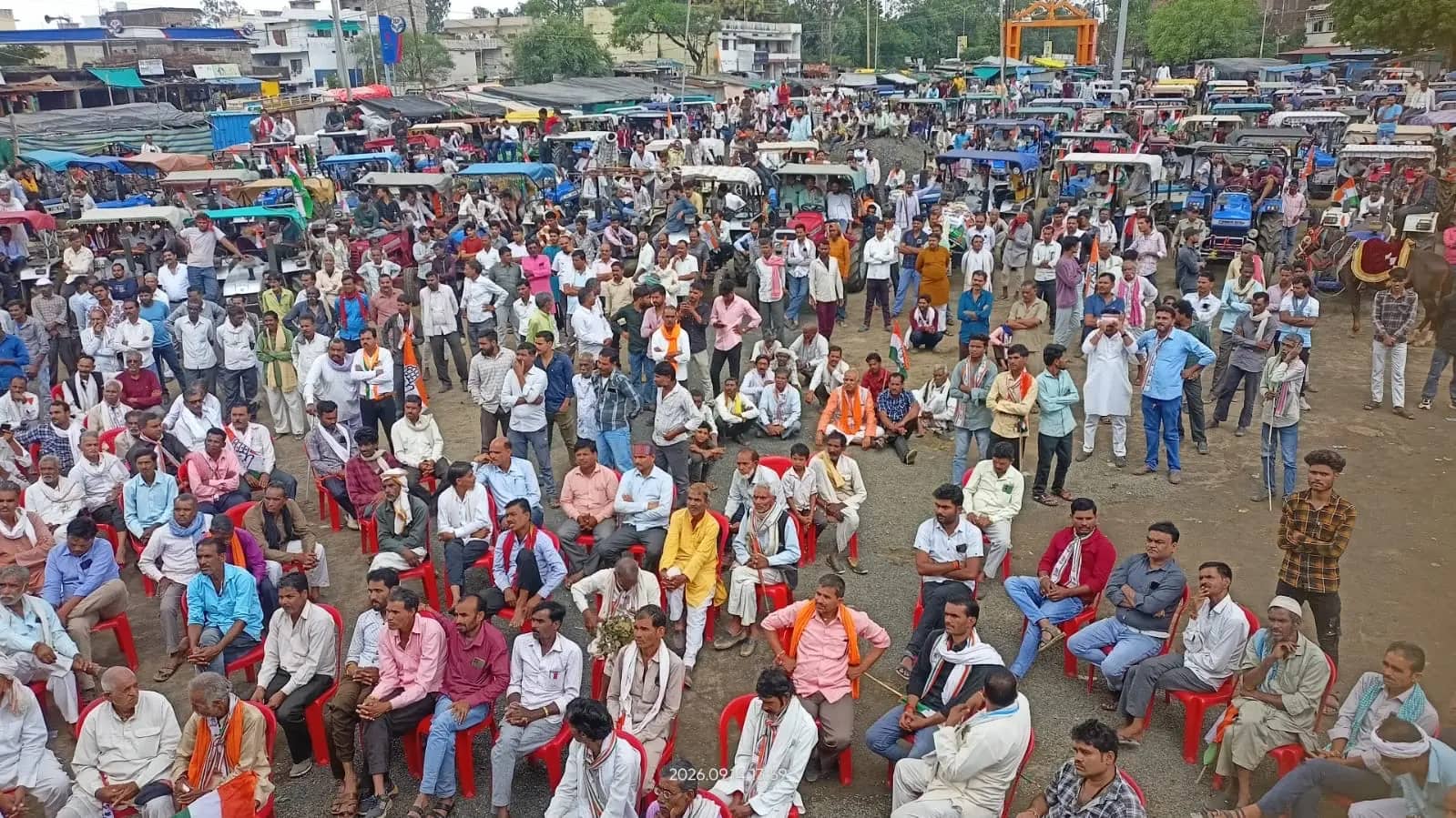 बेगमगंज में किसानों के मुद्दे पर कांग्रेस की बड़ी ट्रैक्टर रैली, हजारों कार्यकर्ताओं ने सरकार के खिलाफ किया प्रदर्शन
