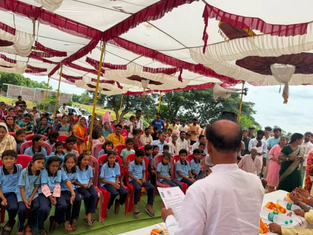 खिलचीपुर के बरूखेड़ी में आंगन मिलन सेवा कार्यक्रम, महिला एवं बाल विकास विभाग ने ग्रामीणों को योजनाओं की जानकारी दी