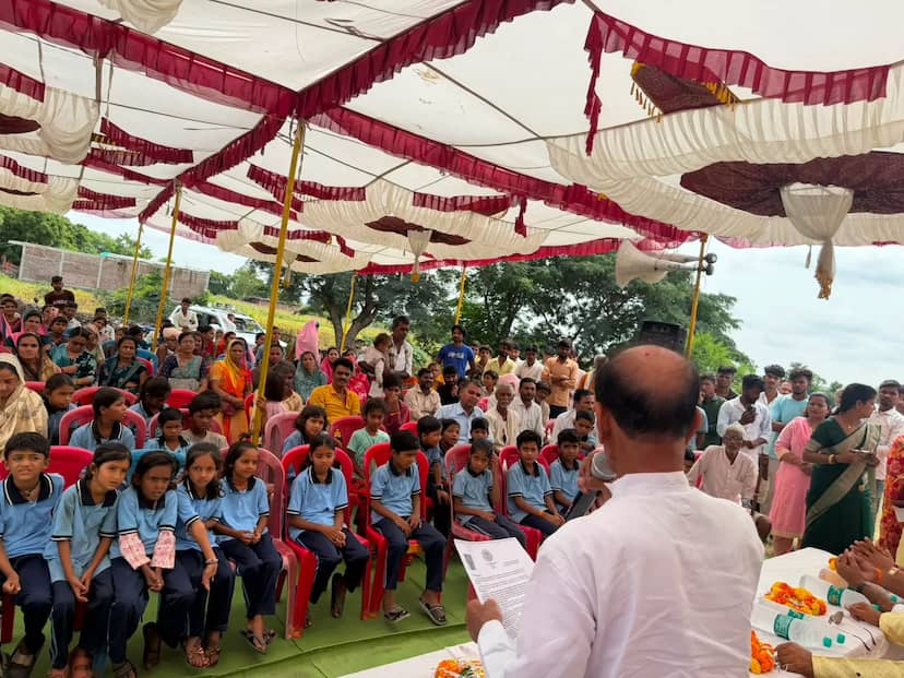 खिलचीपुर के बरूखेड़ी में आंगन मिलन सेवा कार्यक्रम, महिला एवं बाल विकास विभाग ने ग्रामीणों को योजनाओं की जानकारी दी