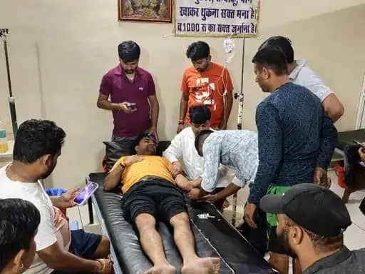 खिलचीपुर: बाइक की टक्कर से कथावाचक पंडित रोहित नागर गंभीर घायल, झालावाड़ रेफर