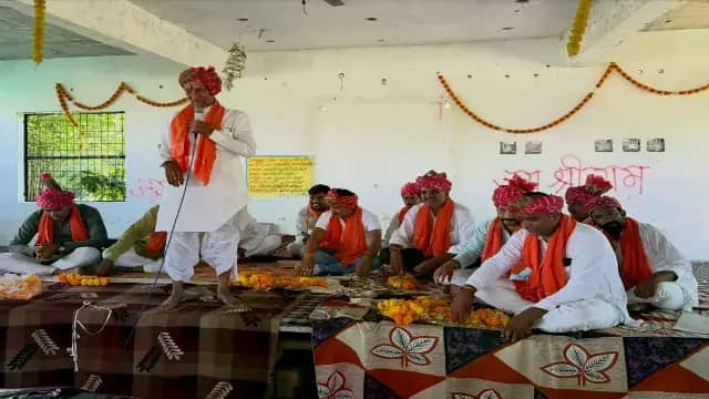 खिलचीपुर: विधायक हजारीलाल दांगी ने 5 लाख की पुलिया का किया भूमिपूजन, स्व-सहायता समूह की महिलाओं को किया सम्मानित
