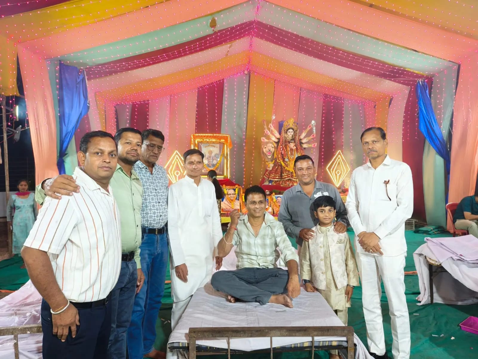 खिलचीपुर में नवरात्रि पंडाल बना रक्तदान का केंद्र, मेडतवाल समाज ने दिवंगत समाजबंधुओं को दी अनूठी श्रद्धांजलि