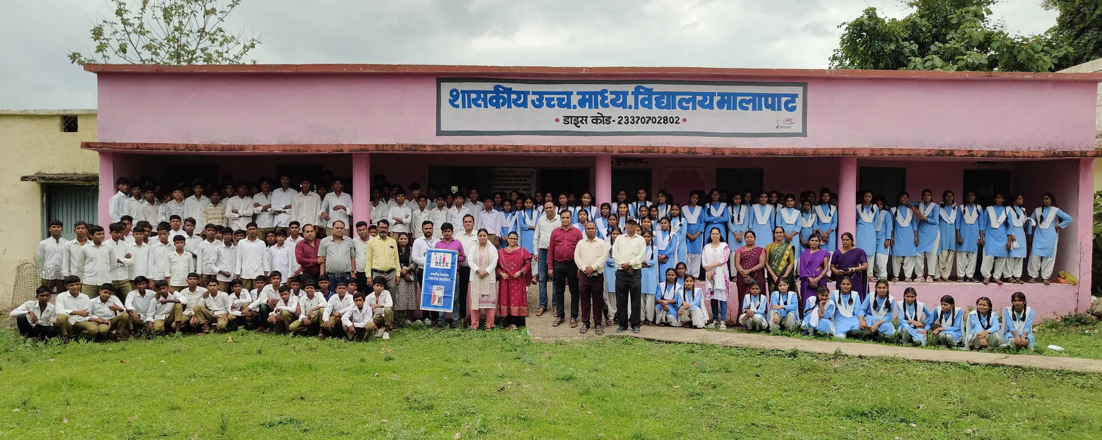उमंग सत्र में किशोर विद्यार्थियों को सेहत, पोषण और मानसिक स्वास्थ्य की दी जानकारी