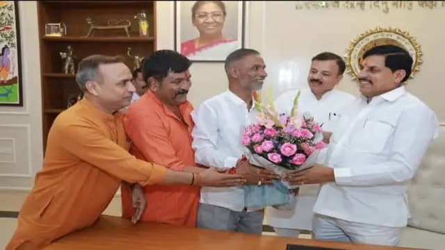 MP के शिक्षकों से CM मोहन यादव ने की मुलाकात, सेवावधि की गणना पर सहमति