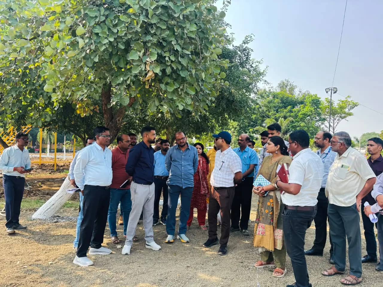 सिवनी मालवा में विकास कार्यों का निरीक्षण, आयुक्त संकेत भोंडवे ने गुणवत्ता और समय-सीमा पर दिया जोर