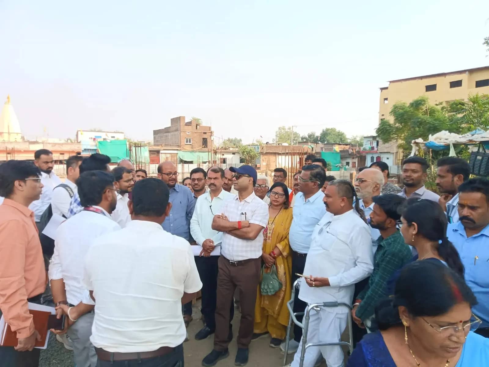 सिवनी मालवा में विकास कार्यों का निरीक्षण, आयुक्त संकेत भोंडवे ने गुणवत्ता और समय-सीमा पर दिया जोर