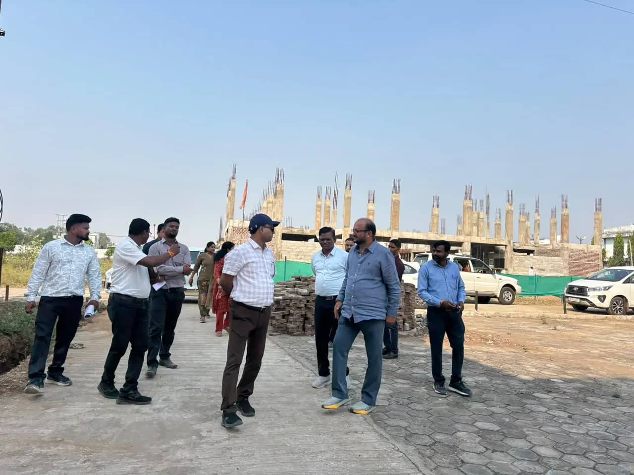 सिवनी मालवा में विकास कार्यों का निरीक्षण, आयुक्त संकेत भोंडवे ने गुणवत्ता और समय-सीमा पर दिया जोर