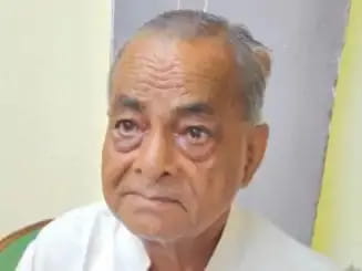 सीधी-दो साल में नहीं मिला न्याय तो 71 वर्षीय बुजुर्ग ने जनसुनवाई में जाकर वापस मांगे अपने सभी आवेदन