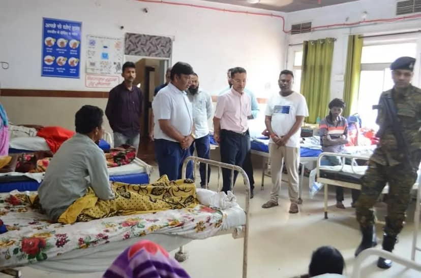 बालाघाट जिला अस्पताल में कलेक्टर का औचक निरीक्षण, खराब बेड बदलने और लॉन्ड्री ठेका निरस्त करने के निर्देश