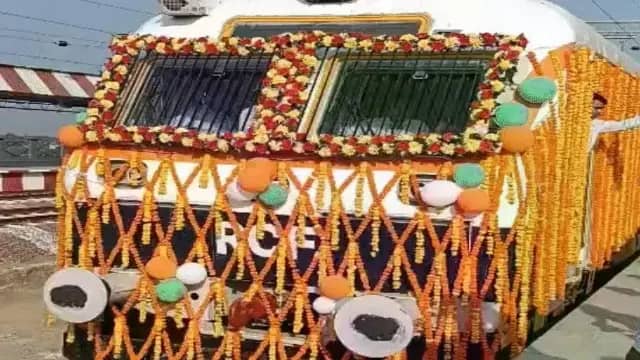 नागौद-सतना और चुरहट-रीवा रूट पर दौड़ी रेल, केंद्रीय रेल मंत्री व सीएम ने वर्चुअली हरी झंडी दिखाकर किया शुभारंभ
