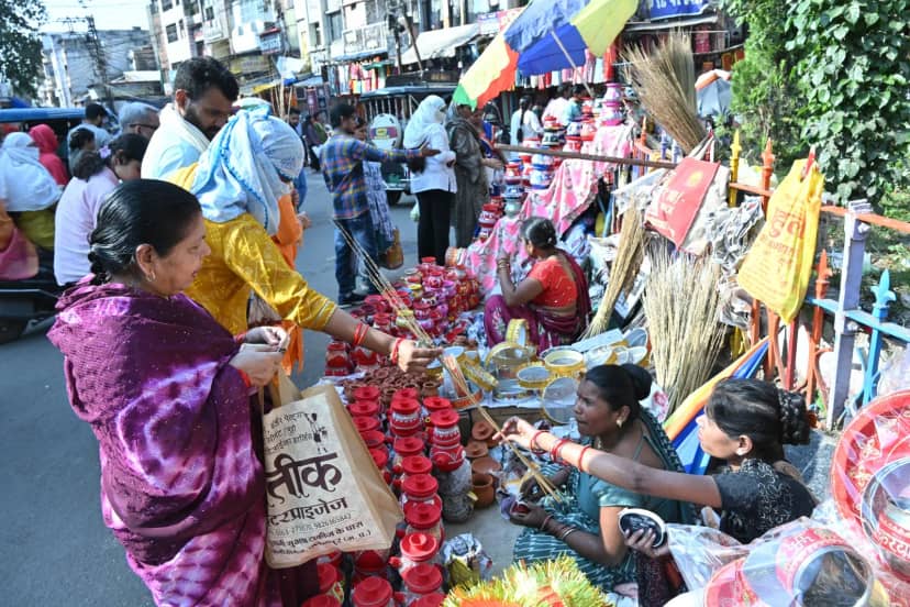 चक्रवाती तूफान अर्नब का असर: करवा चौथ पर चांद के दीदार होंगे मुश्किल, घने बादल व बारिश की चेतावनी