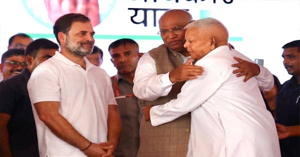 ‘वोट अधिकार यात्रा’ शुरू: राहुल गांधी बोले- यह संविधान बचाने की लड़ाई, तेजस्वी ने कहा- वोट चोरी नहीं, डाका डाला जा रहा; विपक्ष एकजुट