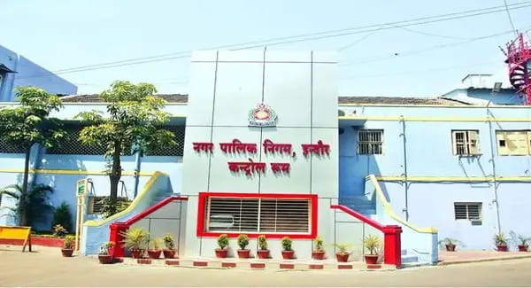 डेढ़ सौ करोड़ का ड्रेनेज घोटाला ठंडे बस्ते में:- निगम की फाईलों में दबा,जांच समिति हुई गायब