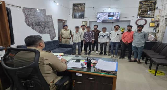 सिख और सबक का अनोखा तरीका :- टी आई ने कहा – तुम 10वीं पास कर लो "मैं तुम्हे इनाम दूंगा"
