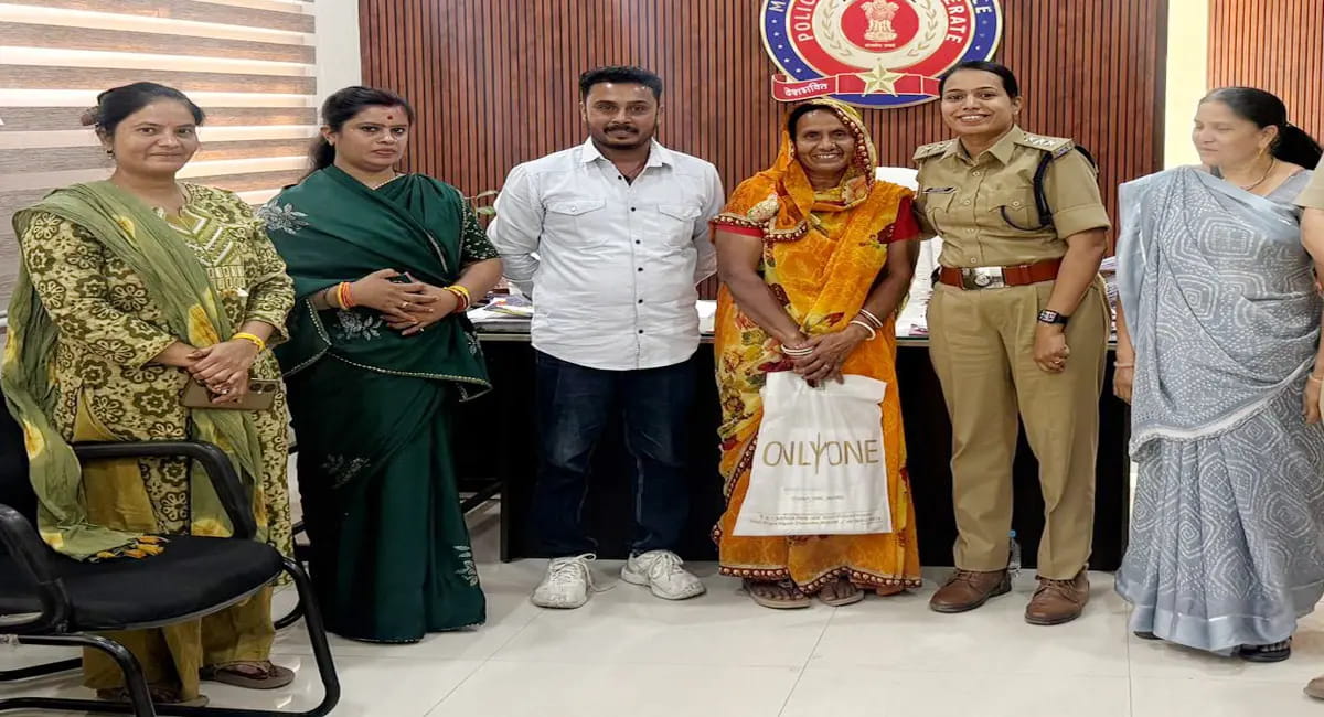 इंदौर पुलिस ने कराई बेटे से सुलह, लौटाई परिवार की मुस्कान,