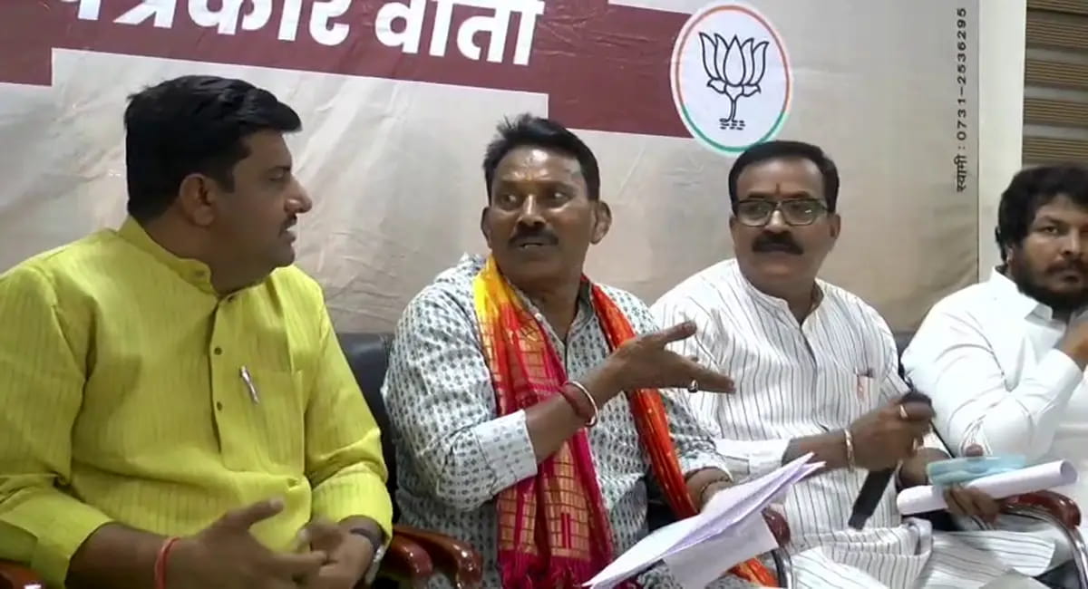 अपनी ही पार्टी के विधायक को बता बैठे कांग्रेस नेता