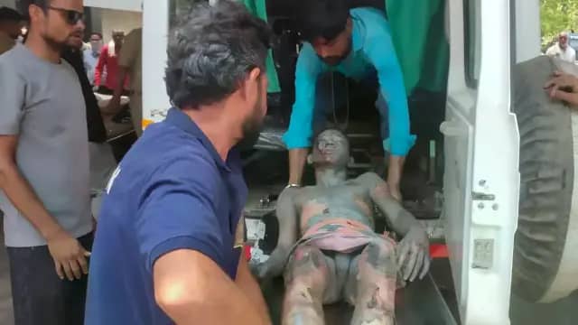आग के बाद मचा हड़कंप; तीन मजदूरों की मौत