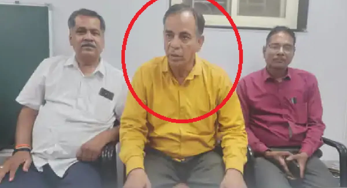 स्कूल की शिकायत दबाने के लिए मांगी 10 हजार की रिश्वत,