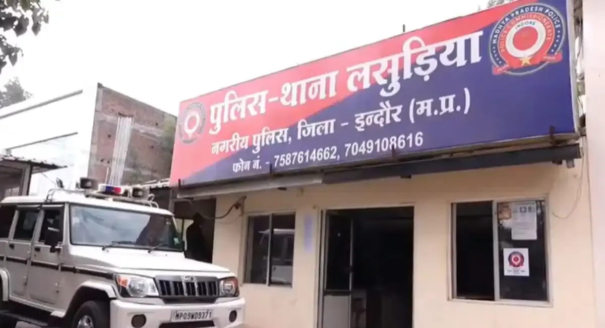 हत्याकांड की रंजिश में ताबड़तोड़ फायरिंग,कार पर बरसाईं गोलियां