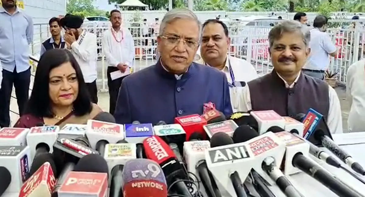 बोले- लोकतंत्र की असली ताकत हैं बीएलओ