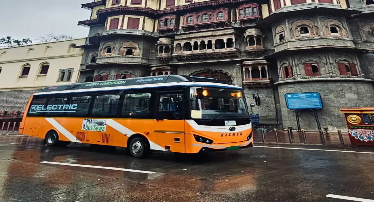 आई-14 रूट पर 10 इलेक्ट्रिक बसों का ट्रायल रन शुरू