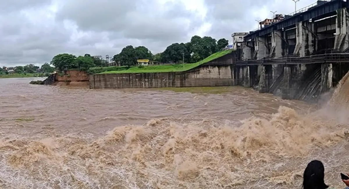 बदबूदार सप्लाई से पश्चिम क्षेत्र के रहवासी चिंतित