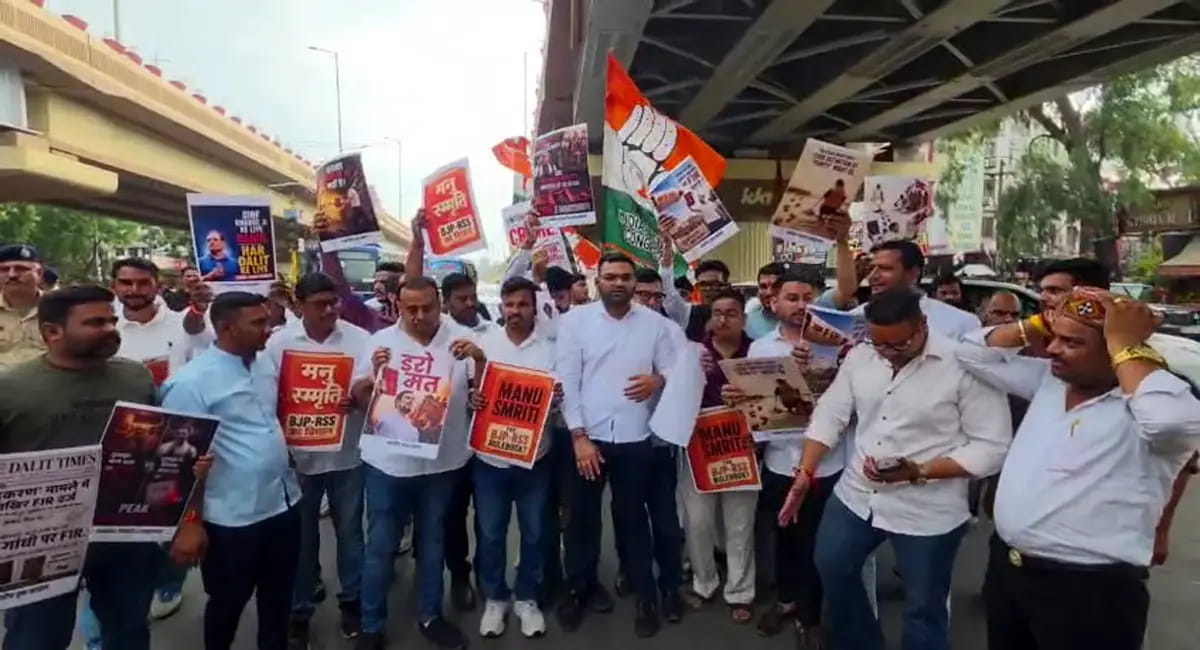 राहुल गांधी 12 सितंबर का दौरा निरस्त, ‘डरो मत’ पोस्टर लेकर BJP दफ्तर कूच कर रहे कांग्रेसियों को पुलिस ने रोका