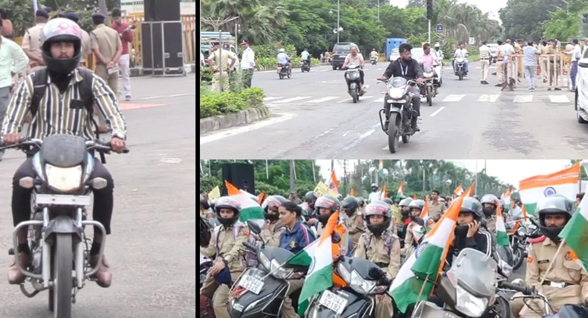 सवालों में घिरा हेलमेंट वितरण, पुलिस भी बनी रही मुकदर्शक