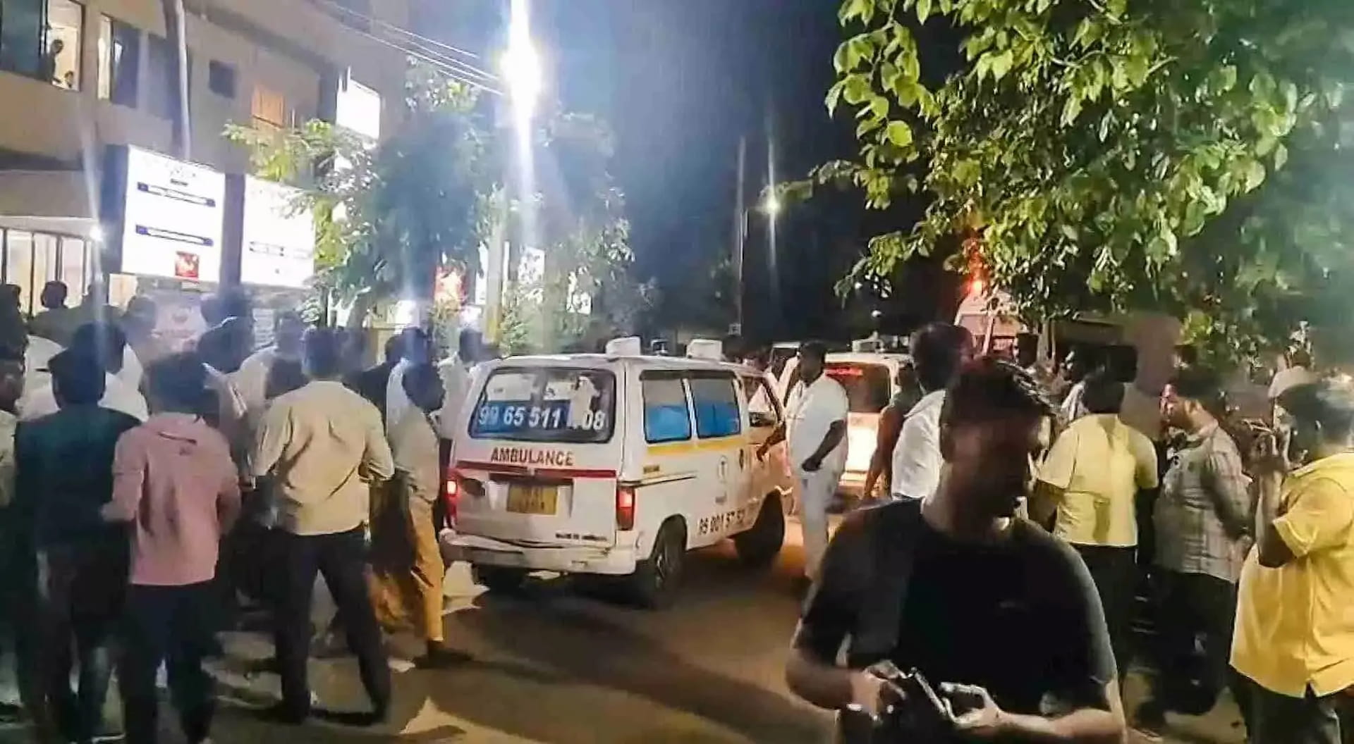 भगदड़ की जांच के लिए एक सदस्यीय आयोग गठित, स्टालिन ने की पीड़ितों के परिजनों को 10 लाख अनुग्रह राशि देने की घोषणा