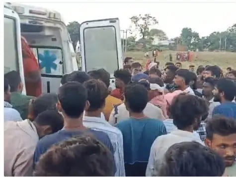 खंडवा में दुर्गा विसर्जन के दौरान हादसा, तालाब में पलटी ट्रैक्टर-ट्रॉली, 8 बच्चियों समेत 11 लोगों की मौत