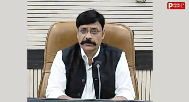 भिंड में सरकारी रिकॉर्ड रोकने और लगातार गैरहाजिरी पर सहायक ग्रेड-3 सस्पेंड, कलेक्टर ने की कार्रवाई