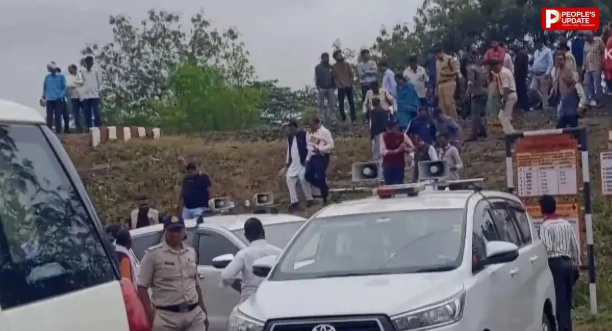 घंसौर में रेलवे भूमि अधिग्रहण विवाद: ग्रामीणों के बीच पहुंचे जिला प्रशासन, सांसद और विधायक, मकान टूटने पर जताई नाराजगी