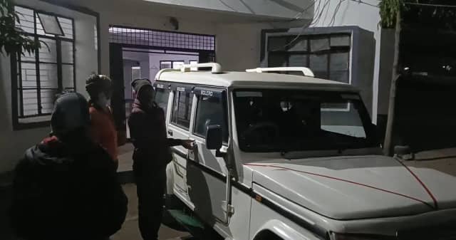 हैवानियत...अपने खेत में मटर की फली खा रही चार साल की मासूम को गोद में उठा ले गया पड़ोसी और किया दुष्कृत्य