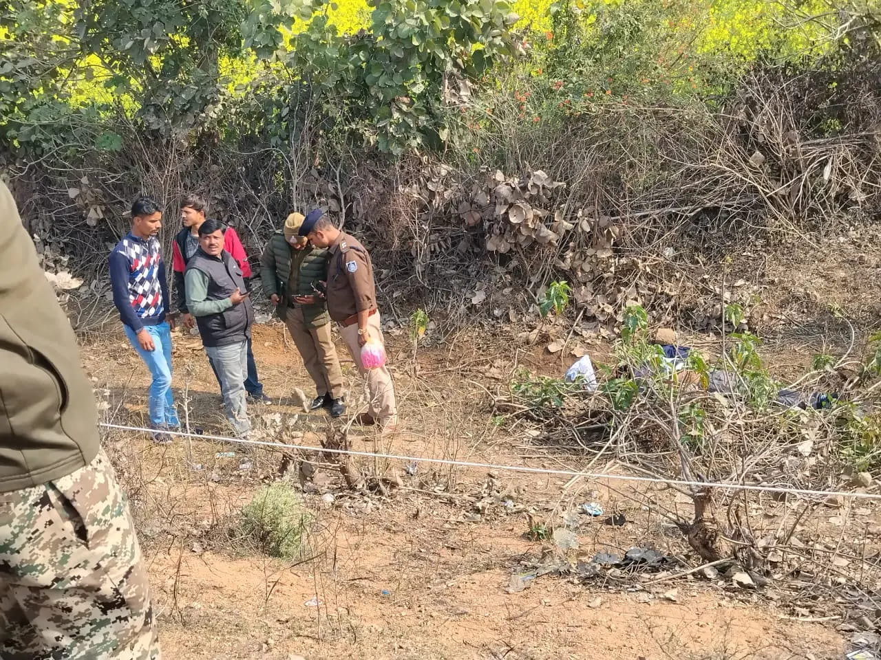 टीकमगढ़ के सराफा व्यापारी की निर्मम हत्या के बाद शव जंगल में फेंका, दो दिन से तलाश रहे थे परिजन