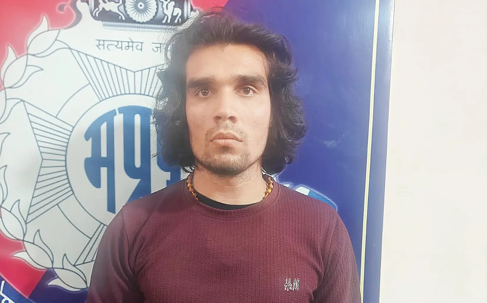 अशोकनगर में छात्राओं पर इत्र छिड़ककर प्रेमजाल में फंसाने वाले बॉडी बिल्डर को पुलिस ने दबोचा