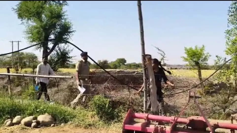 सागर में हादसा : पति के महीनों घर नहीं आने से परेशान पत्नी ने 4 बेटियों को कुआं में फेंककर लगाई फांसी