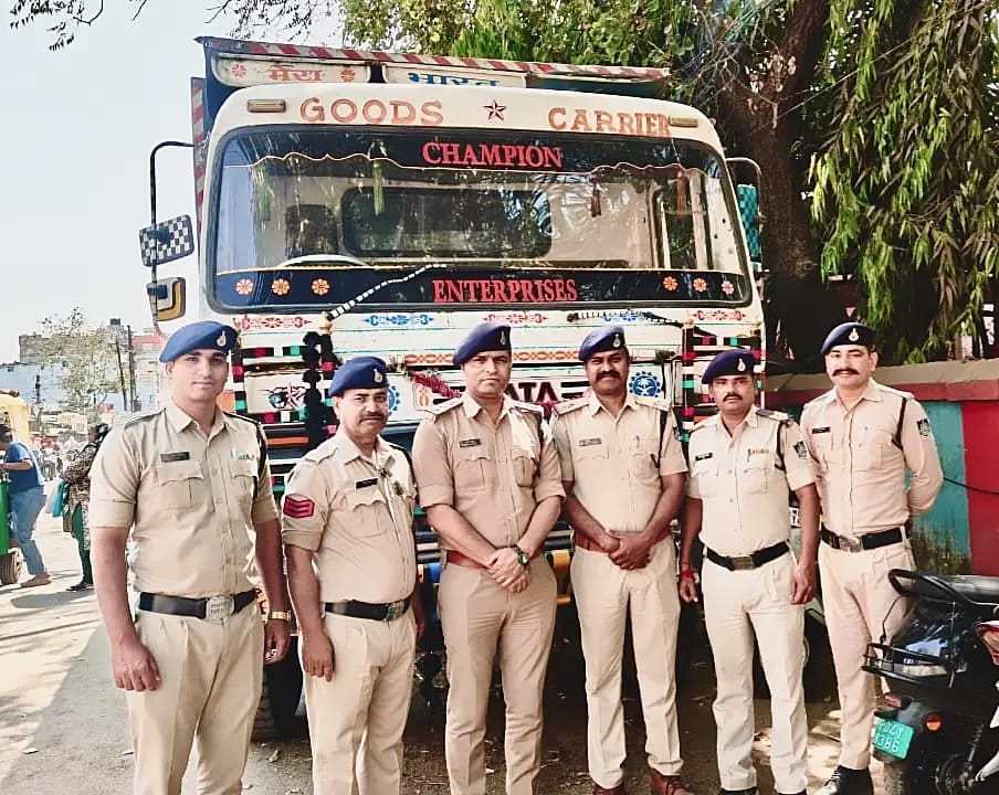 ड्राइवर का काम मांगने गया, कम उम्र देख मना किया तो रात में डंपर ले उड़ा नाबालिग