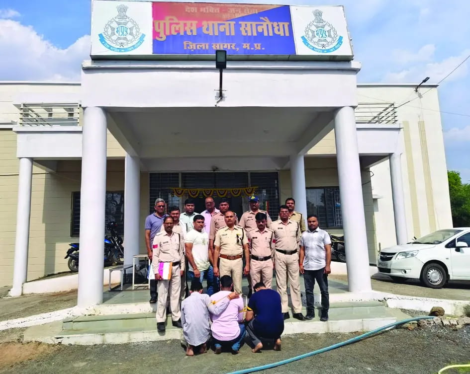 पत्नी का गला घोट कर डॉक्टर पति ने पेट्रोल ड़ालकर कार सहित जिंदा जलाया