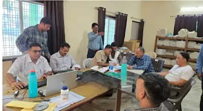 सागर के बंडा रेंज ऑफिस में 50 हजार रुपए की रिश्वत लेते रेंजर और बाबू रंगे हाथों गिरफ्तार