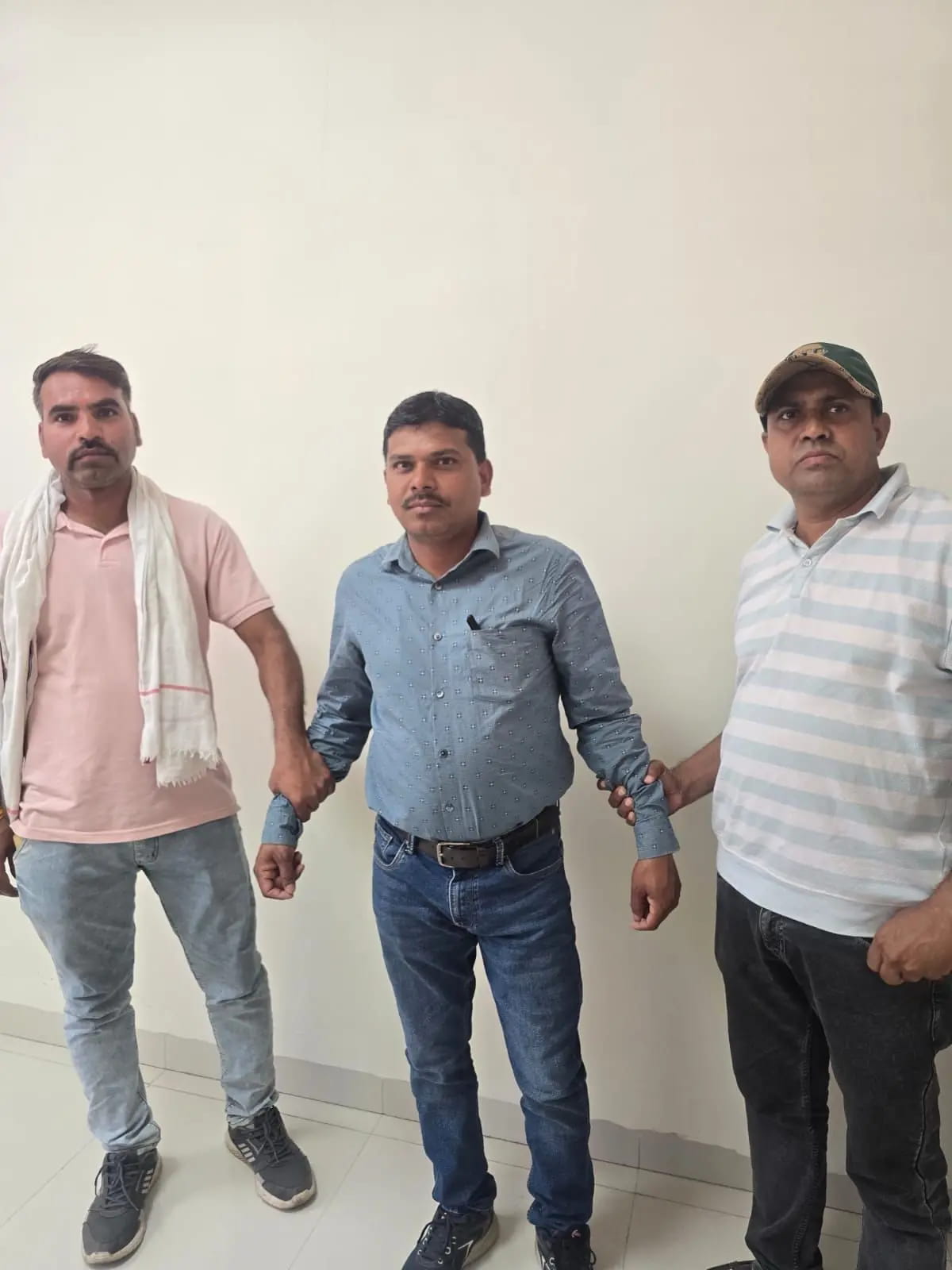 सीमांकन के बदले 20 हजार रुपए की रिश्वत लेते सैलाना के पटवारी को उज्जैन लोकायुक्त पुलिस ने पकड़ा