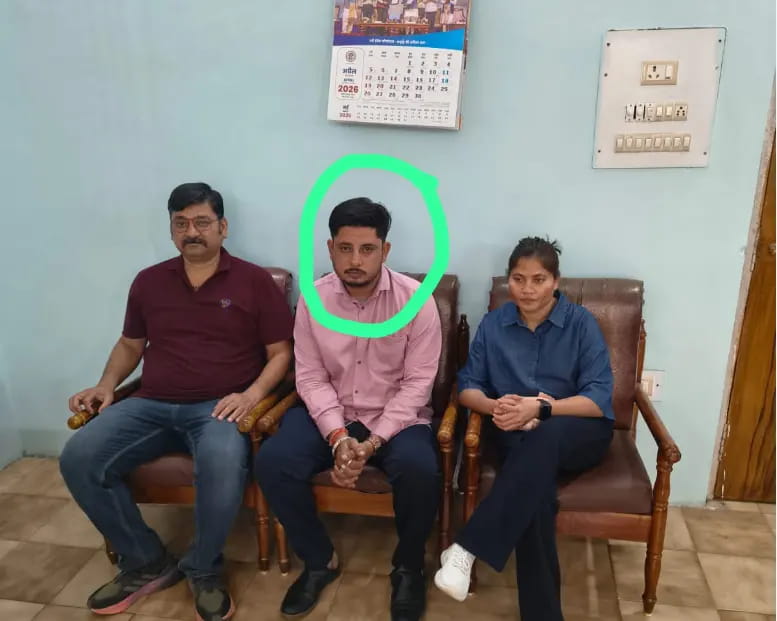 परासिया में बिल पेमेंट के बदले 14000 हजार रुपए की रिश्वत लेते पीएचई के बाबू और पंप अटेंडेंट पकड़ाए
