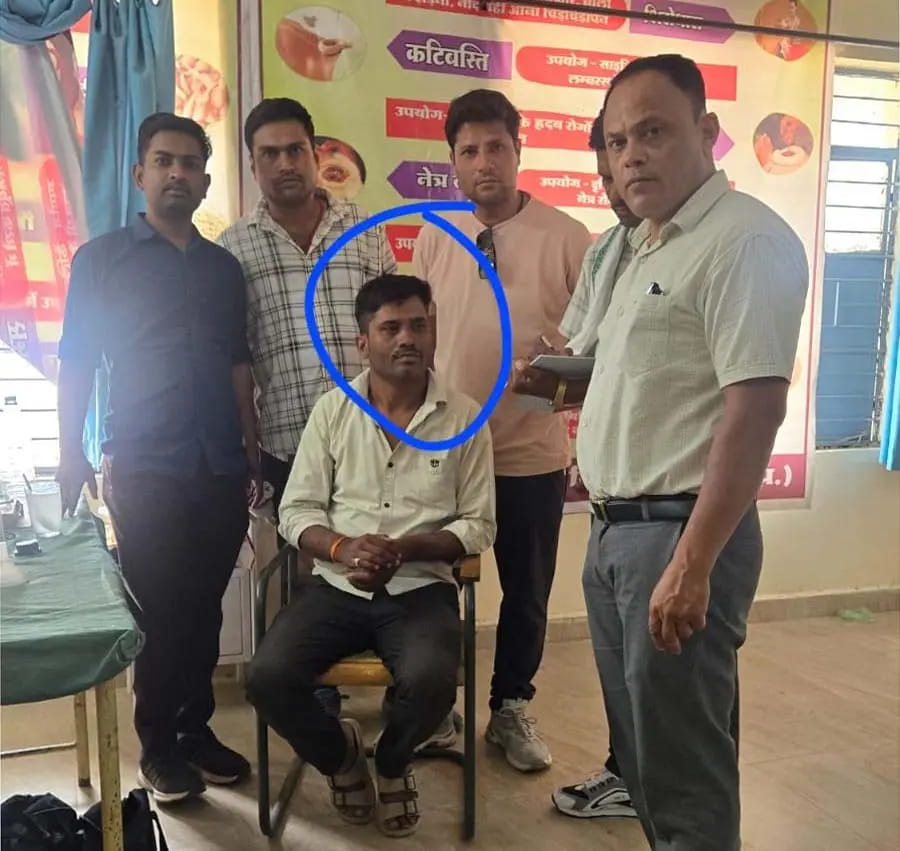 नामांतरण के बदले 10 हजार रुपए की रिश्वत ले रहा पटवारी गिरफ्तार
