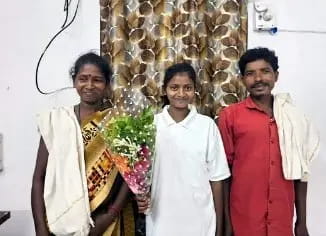 माता-पिता से नक्सली छीन ले जाते हैं बच्चे, मना किया तो देते हैं जान से मारने की धमकी