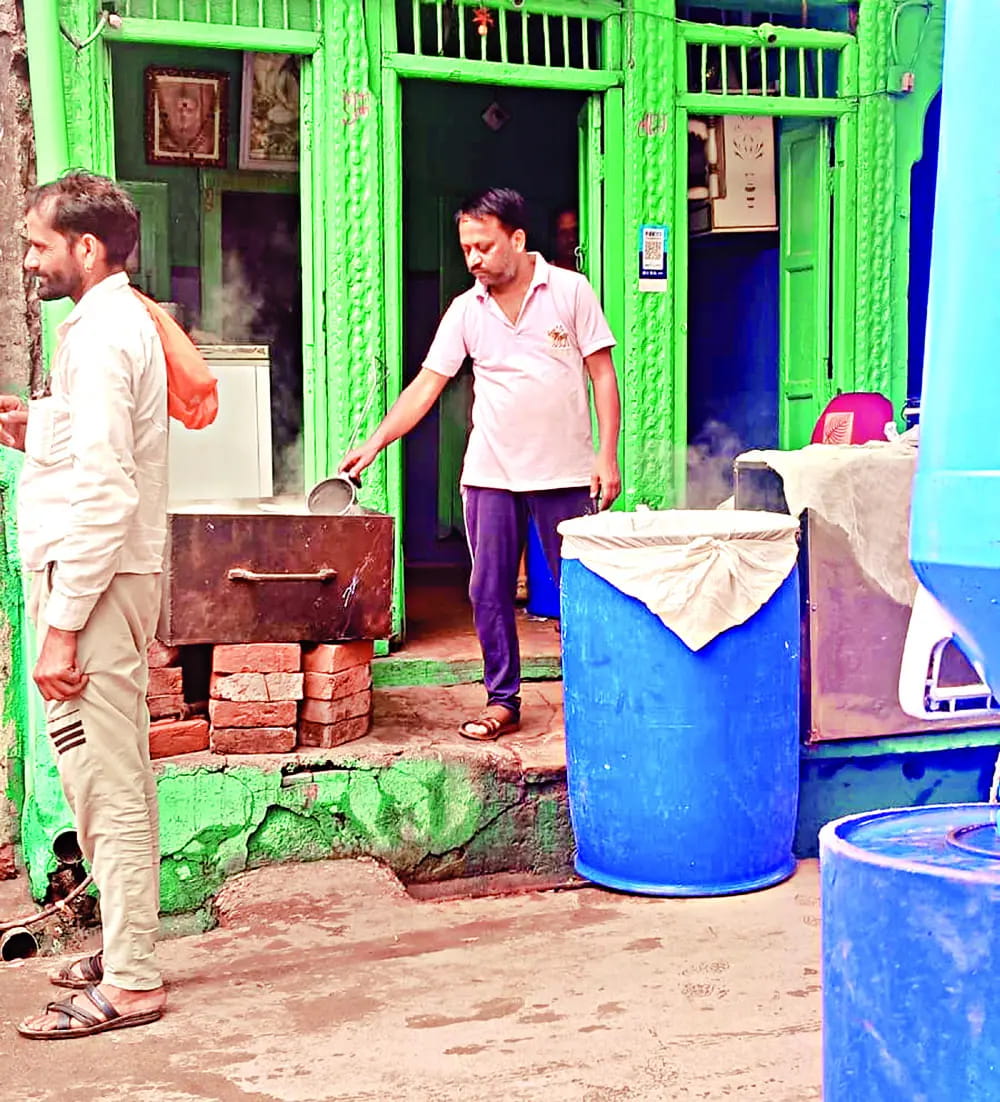 सावधान ‘टेस्टी’ पनीर आपको बीमार न कर दे, क्योंकि प्लास्टिक की ड्रमों और गंदगी के बीच बनता है यह